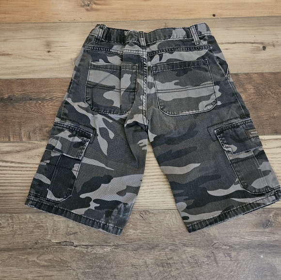 BUNDLE of 3 pairs of boys shorts - Picture 3 of 10